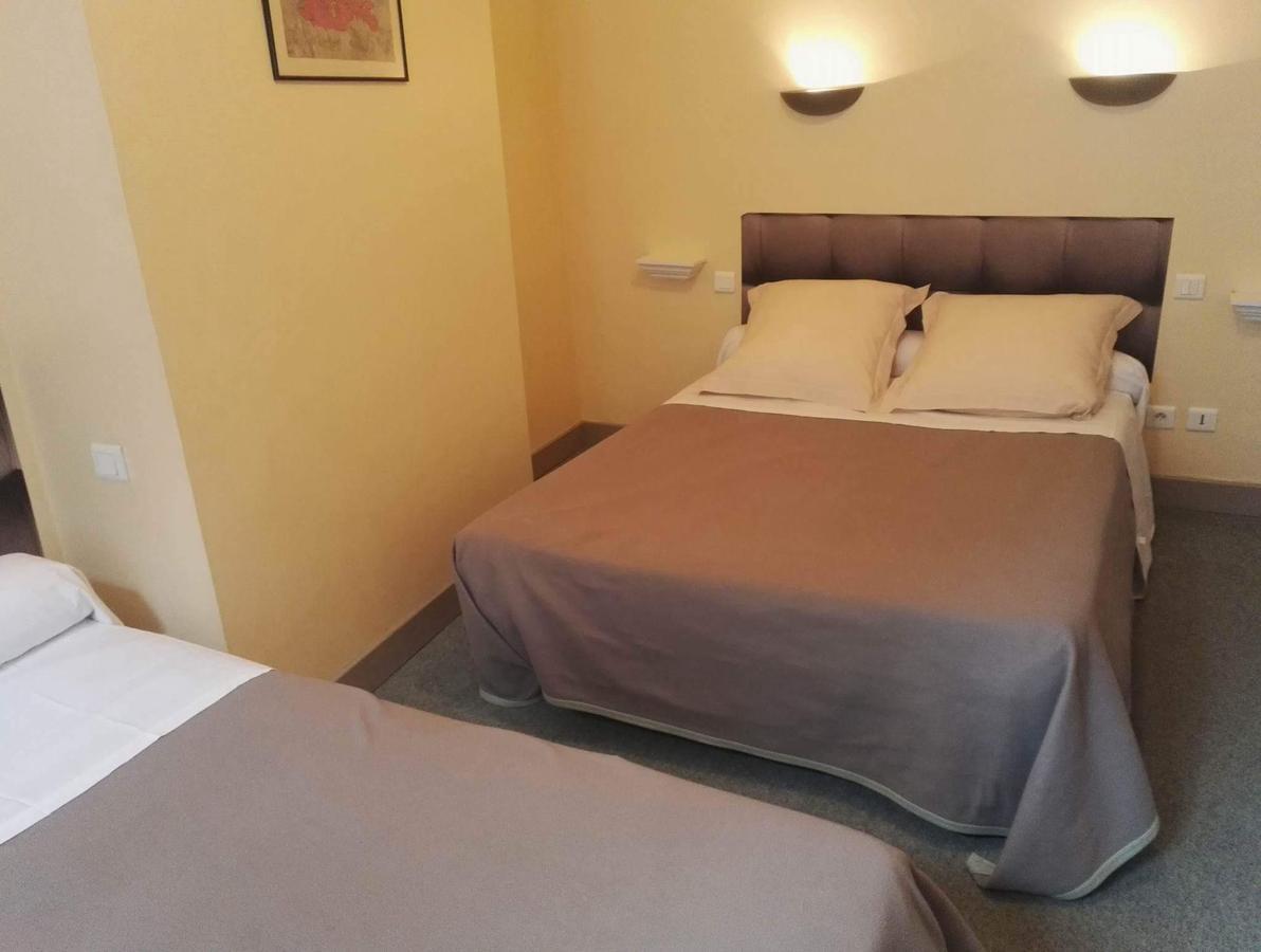 Hotel Du Square Riom Bagian luar foto